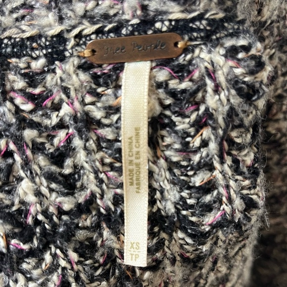 Free People multicolor Knit Sweater Women’s size. XS - Picture 3 of 3